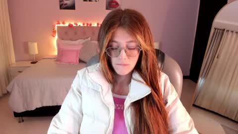 emily_warren__ online show from April 29, 8:03 pm