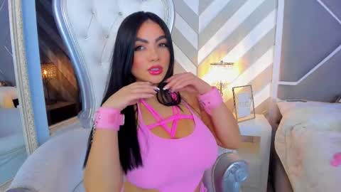 Emily White online show from December 5, 4:45 am