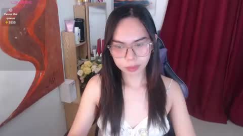 emily_xo143 online show from June 22, 9:50 am