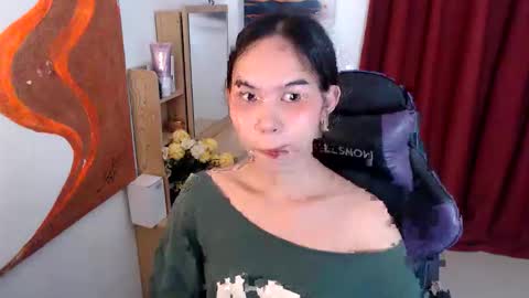 emily_xo143 online show from June 11, 12:02 pm
