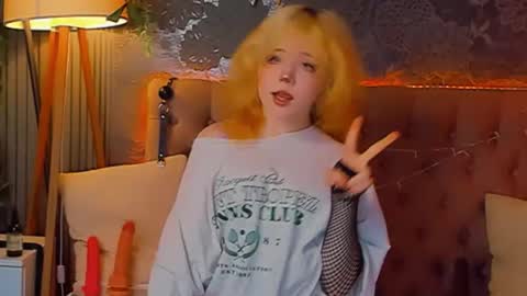 Baby Emelli online show from May 4, 5:55 am
