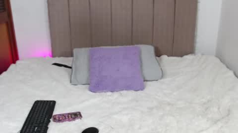 emilybluunt_ online show from March 8, 5:33 am