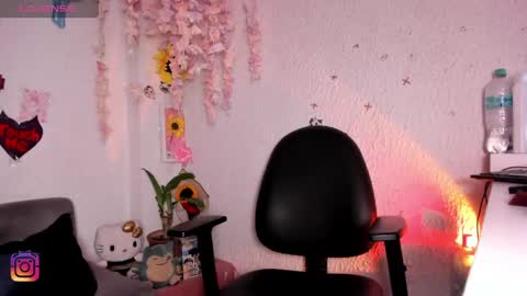 Emily online show from April 28, 6:39 am