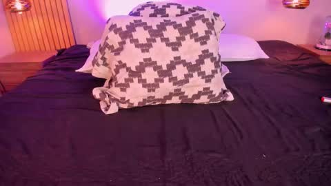 Emily  online show from November 11, 8:06 pm