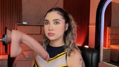 Emily Hendrix online show from January 10, 8:02 pm