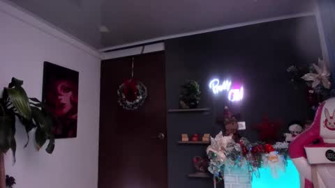 Emily Jhonson online show from December 19, 6:00 pm