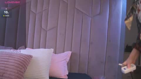 Emily online show from February 13, 9:41 am