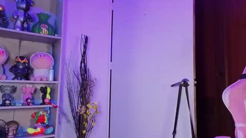 Snapshot of emilykarterr chatting on September 14, 7:34 pm VALEEEN online show from September 14, 7:34 pm