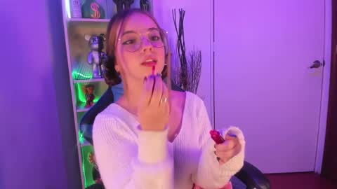 Snapshot of emilykarterr chatting on March 5, 4:02 pm VALEEEN online show from March 5, 4:02 pm
