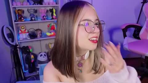 Snapshot of emilykarterr chatting on September 18, 5:11 pm VALEEEN online show from September 18, 5:11 pm
