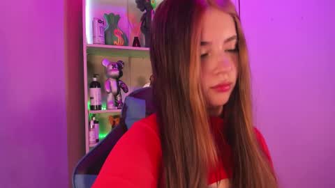 Snapshot of emilykarterr chatting on January 9, 3:44 pm VALEEEN online show from January 9, 3:44 pm