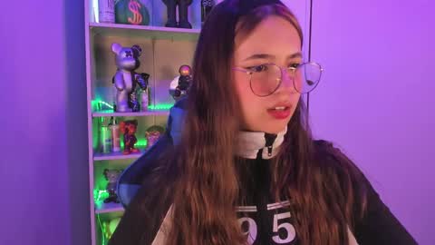 Snapshot of emilykarterr chatting on January 30, 4:02 pm VALEEEN online show from January 30, 4:02 pm