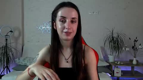 Emyli online show from October 9, 6:45 pm