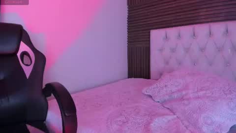 emilymora1_ online show from July 21, 4:35 am