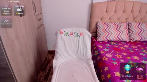 Snapshot of emilypink_1 chatting on December 8, 3:02 pm Emily online show from December 8, 3:02 pm