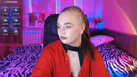 Emily  Emi online show from November 20, 12:17 pm