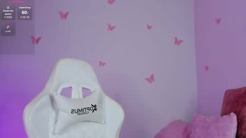 Snapshot of emilyrive chatting on October 19, 9:39 pm Emily online show from October 19, 9:39 pm