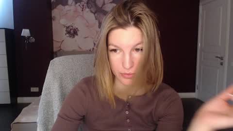 EmilyWalkers online show from January 8, 7:55 am