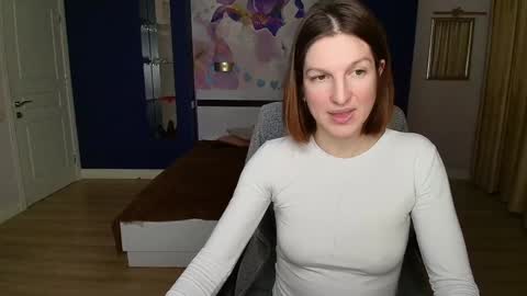 EmilyWalkers online show from December 3, 8:50 pm