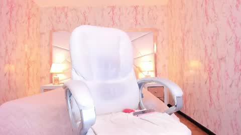 Emily  2200 - 600GMT-5 online show from July 15, 8:13 pm