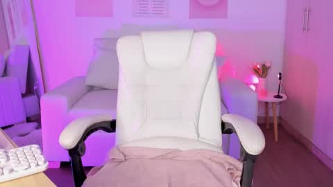 Emily  online show from March 19, 4:17 am