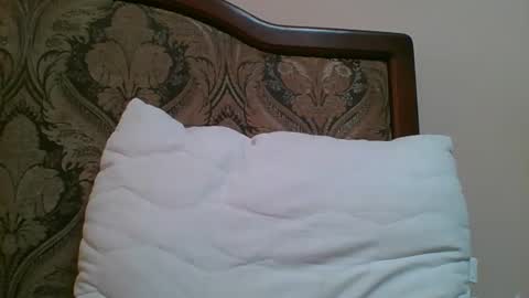 Snapshot of emma_991 chatting on January 20, 9:35 am emma_991 online show from January 20, 9:35 am