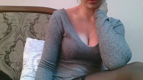 Snapshot of emma_991 chatting on January 12, 6:17 am emma_991 online show from January 12, 6:17 am