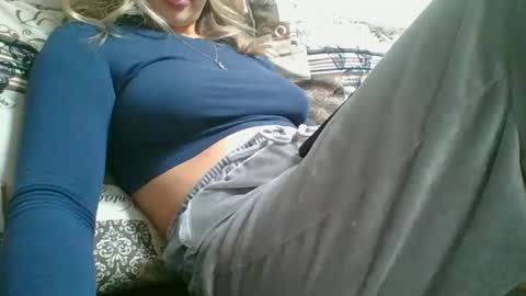 Snapshot of emma_991 chatting on October 15, 12:30 pm emma_991 online show from October 15, 12:30 pm