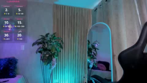   online show from October 15, 9:28 pm