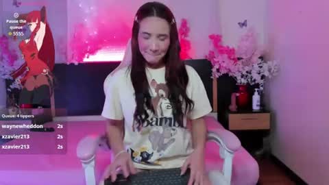 emma_ayala online show from June 25, 7:15 pm