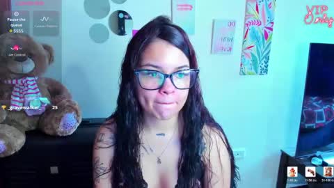 emma_boo_ online show from June 7, 3:19 pm