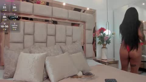 Snapshot of emma_carterr1 chatting on October 2, 5:40 pm pau online show from October 2, 5:40 pm