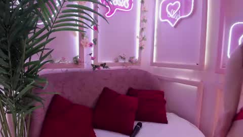 emma eva  online show from July 27, 7:44 pm
