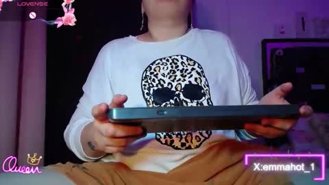 emma online show from March 8, 1:35 am