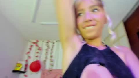 Snapshot of emma_jane_ chatting on September 9, 1:33 pm emma_jane_ online show from September 9, 1:33 pm