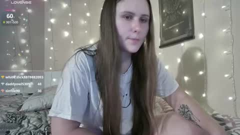 emma_just online show from June 28, 4:24 pm