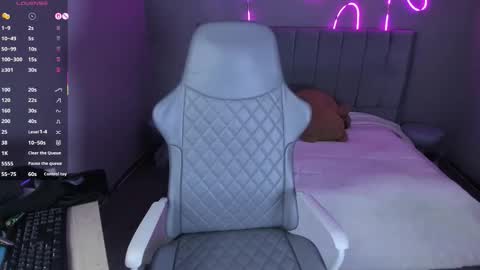 Emma online show from March 10, 9:52 pm