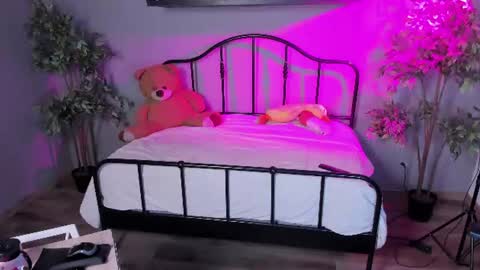 Emma online show from July 17, 10:57 pm