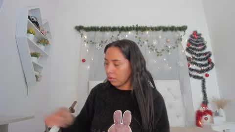 Emma online show from December 15, 7:19 pm