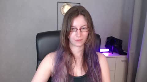 Snapshot of emma_lust94 chatting on September 11, 7:20 am emma online show from September 11, 7:20 am