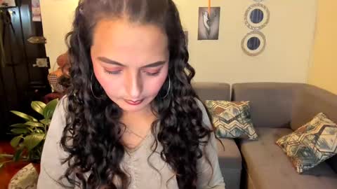 Snapshot of emma_luxy chatting on February 21, 4:18 am emma luxy online show from February 21, 4:18 am