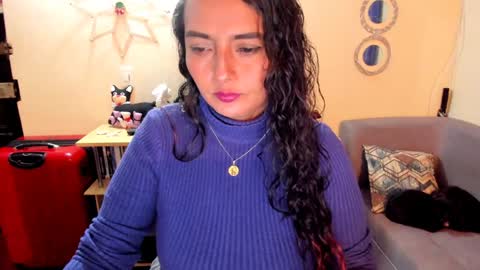 Snapshot of emma_luxy chatting on January 13, 4:50 am emma luxy online show from January 13, 4:50 am