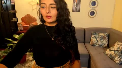 Snapshot of emma_luxy chatting on February 19, 11:04 pm emma luxy online show from February 19, 11:04 pm