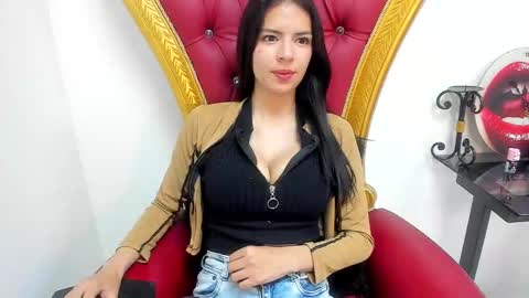 Snapshot of emma_miller69_ chatting on October 14, 12:52 pm Emma online show from October 14, 12:52 pm