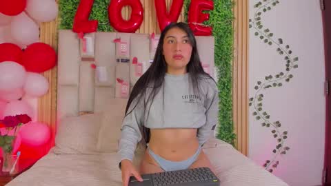 Emma online show from February 19, 7:57 pm