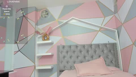 Emma online show from February 9, 10:09 am