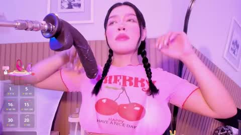   online show from April 30, 7:52 pm