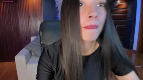 Snapshot of emmaa_robertts chatting on October 16, 1:58 pm Emma Everyday From 0530 to 1430 Col Time online show from October 16, 1:58 pm
