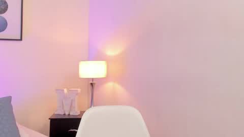 Emma  online show from May 4, 8:45 pm