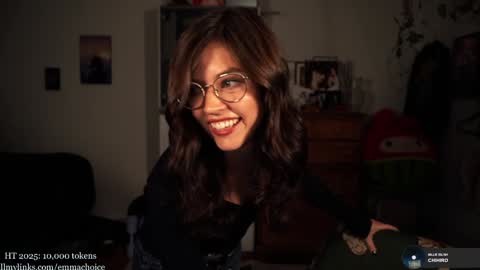 Snapshot of emmachoice chatting on October 13, 9:28 pm emmachoice online show from October 13, 9:28 pm